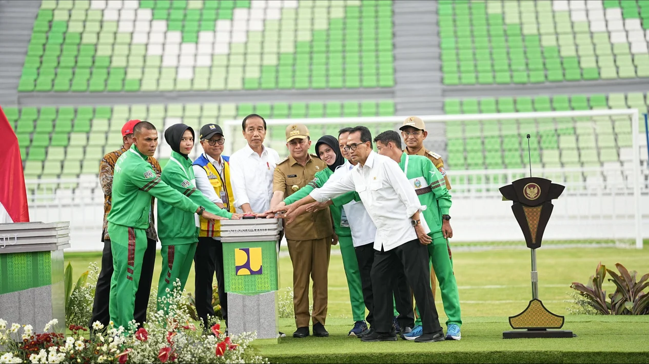 Presiden Jokowi saat resmikan stadion utama SUMUT