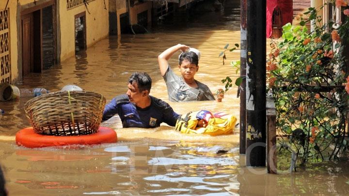 Potret Warga Kebon Pala yang Menjadi Korban Banjir