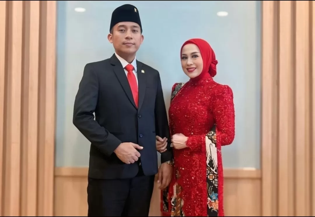 Potret Denny Cagur Bersama Sang Istri, Shanty