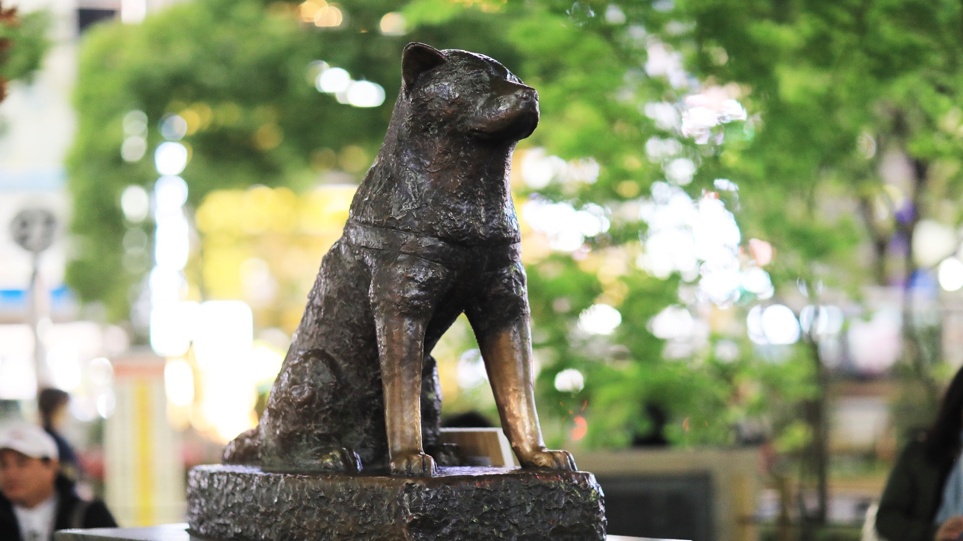 Potret Patung Hachiko di Shibuya