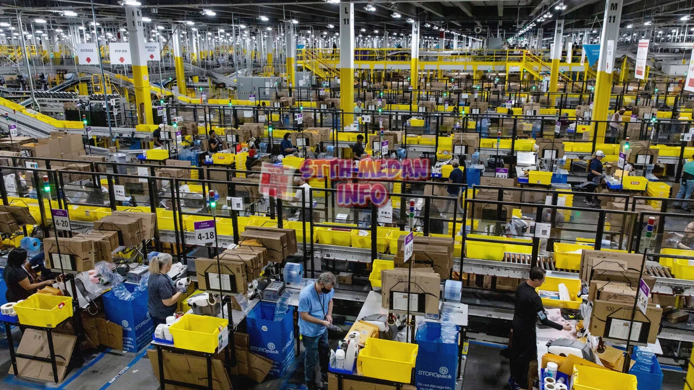 Potret Gudang Amazon - Bloomberg