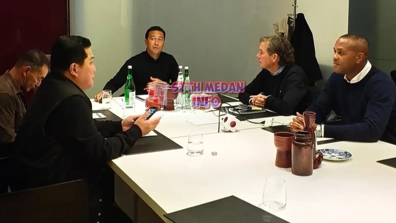 Potret Erick Thohir Bersama Patrick Kluivert dengan 3 asisten pelatih timnas di Belanada - Instagram @erickthohir