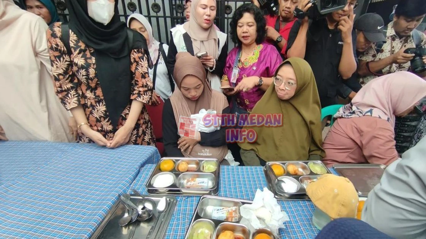 Potret Ibu-ibu dalam Program Makan Bergizi Untuk Ibu Hamil - Detik