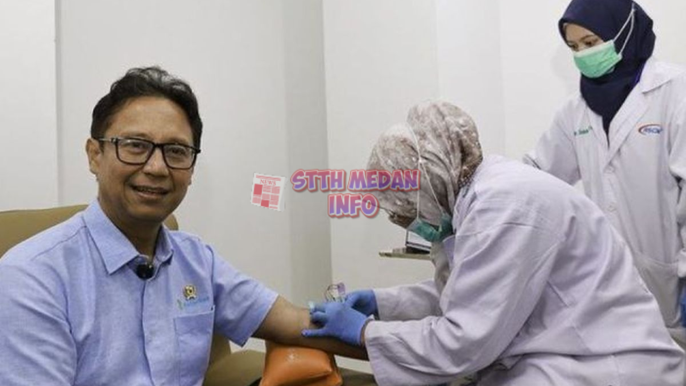 Menteri Kesehatan RI, Budi Gunaidi Sadikin yang sedang tes genomik di RSCM - Antara