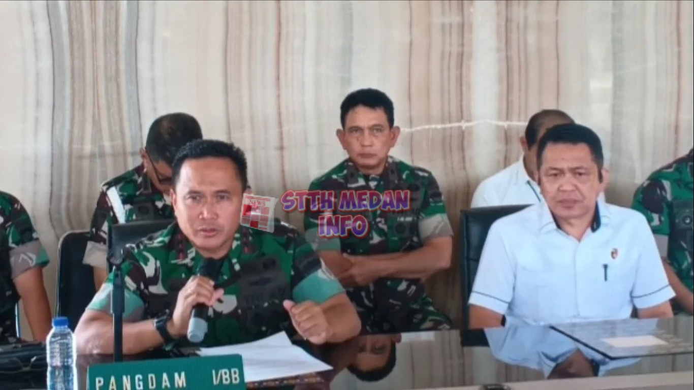 Potret Pangdam Bukit Barisan, Mayhen TNI Rio Firdianto dalam Jumpa awak Media - Viva