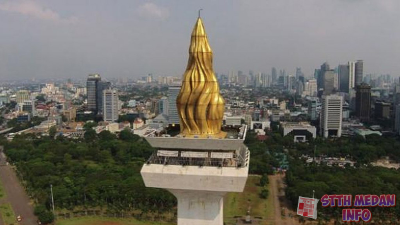 Potret Emas Monas - Detik