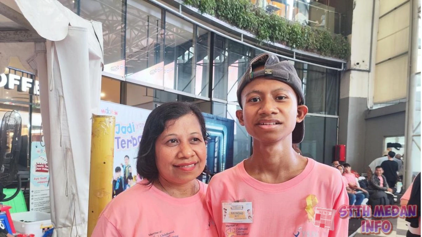 Potret Raymond Bersama Sang Ibu - Detik