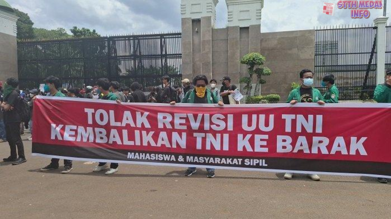 Gugatan UU TNI Hasil Revisi Menggema di MK Daftar Pemohon dan Kontroversi